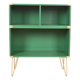 Thomasville Mid-Century Hollywood Regency Campaign Green Lacquered Bookcase on Hairpin Legs, Newly Refinished For Sale