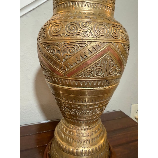 1940s Moroccan Tooled Brass Lamp With Copper and Wood Accents For Sale In Dallas - Image 6 of 12