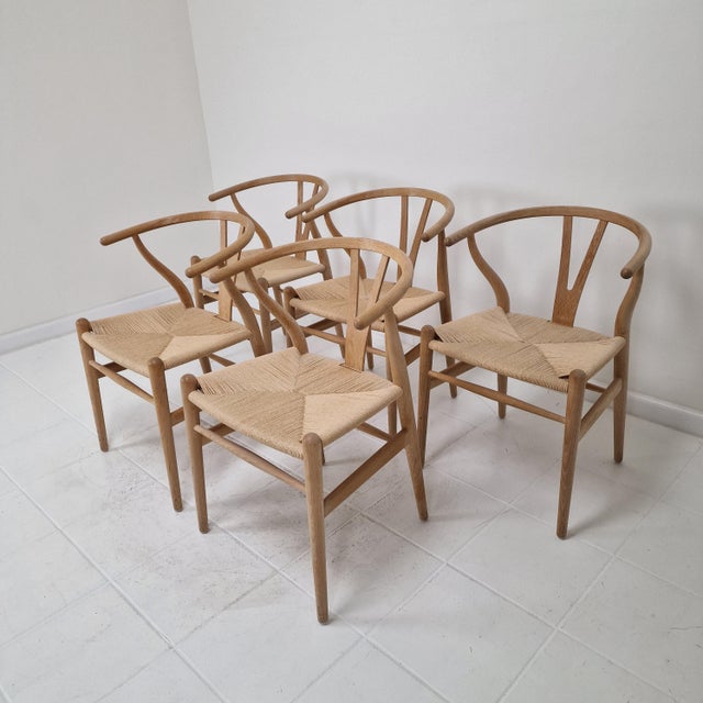Carl Hansen & Søn CH24 Wishbone Chairs by Carl Hansen & Son, Denmark, Set of 5 For Sale - Image 4 of 16
