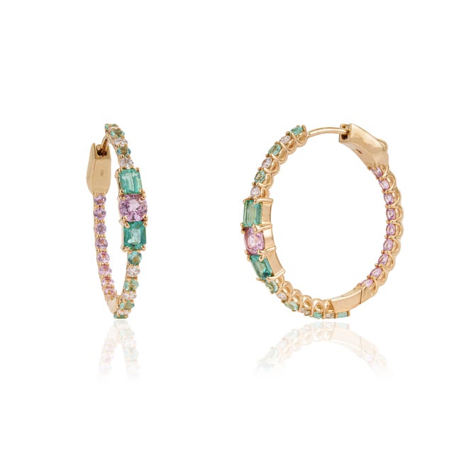 Metal VRJewels 2.39ct Emerald Pink Sapphire & Diamond Snap Back Hoops in 18k Gold- 2 Pieces For Sale - Image 7 of 17