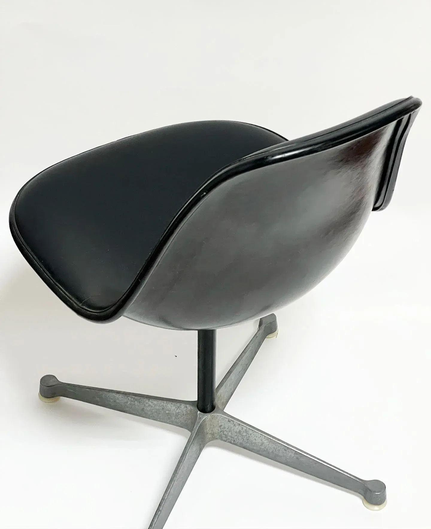 早い者勝ち【正規】Herman Miller)ShellSideChairDSW Mid Century 1967 Single Original Eames for Herman Miller Pivoting