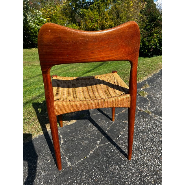 Mid Century Style Chair For Sale In Cleveland - Image 6 of 7