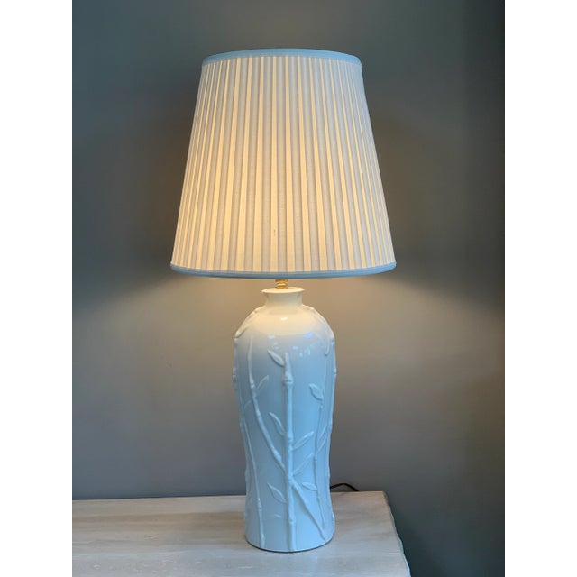 Ceramic Vintage Hollywood Regency Chinoiserie Faux Bamboo Table Lamp For Sale - Image 7 of 7