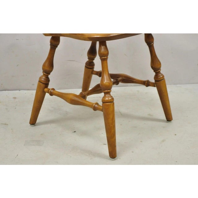 Wood Late 20th Century Ethan Allen Heirloom Nutmeg Maple Windsor Comb Back Dining Side Chair For Sale - Image 7 of 9
