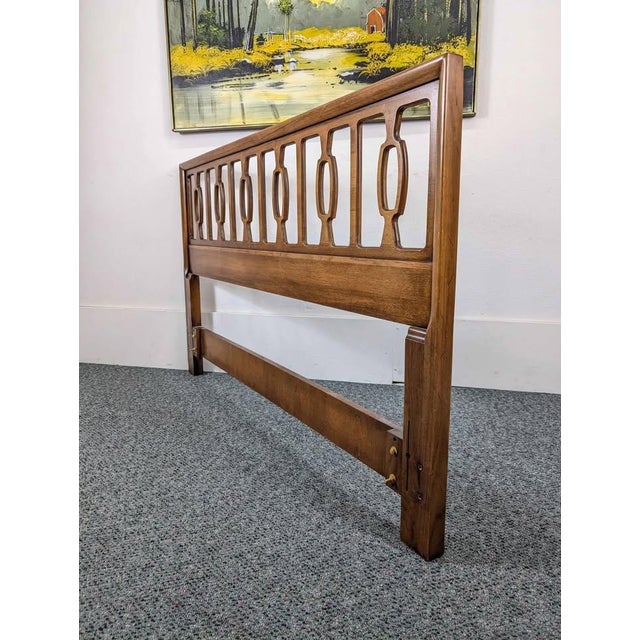 Drexel 1960s MCM Meridian Collection Queen Size Headboard Attributed to Drexel For Sale - Image 4 of 7