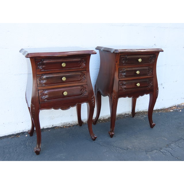 French Bombay Serpentine Nightstands Bedside Tables a Pair 6653 For Sale - Image 16 of 18