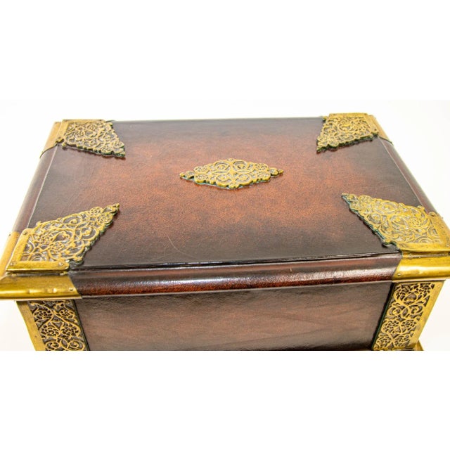 English Regency Brown Wrapped Leather Brass Footed Table Box With Handles For Sale - Image 4 of 11