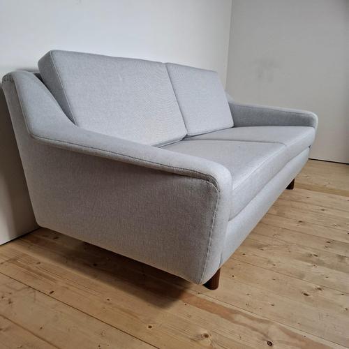 Textile Mid-Century Modern 2-Seater Sofa in Upholstery from Kvadrat For Sale - Image 7 of 7
