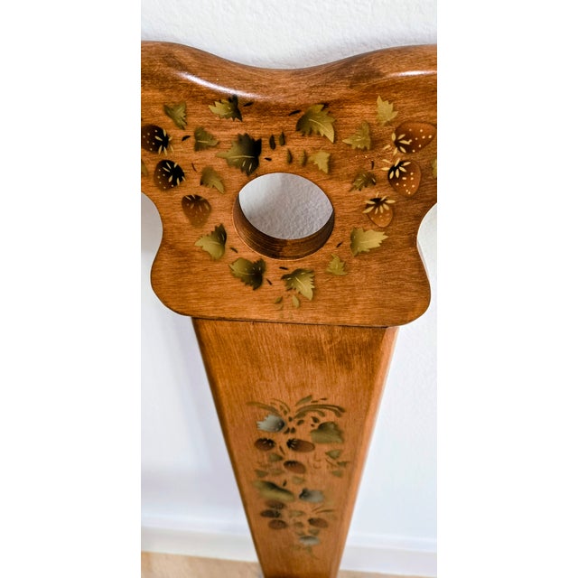 1960s Hand-Painted Ram Accent Chair – 3-Leg Maple, Standard Chair of Gardner For Sale - Image 4 of 9