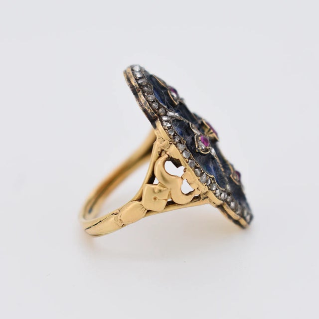 19th century coat of arms ring in gold, enamel, diamonds and rubies, Size 7 For Sale - Image 4 of 7