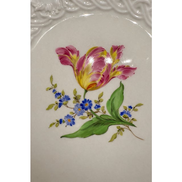 1970s Reticulated Porcelain Centerpiece Plate with Floral Decoration from Meissen Porcelain, 1970s For Sale - Image 5 of 11