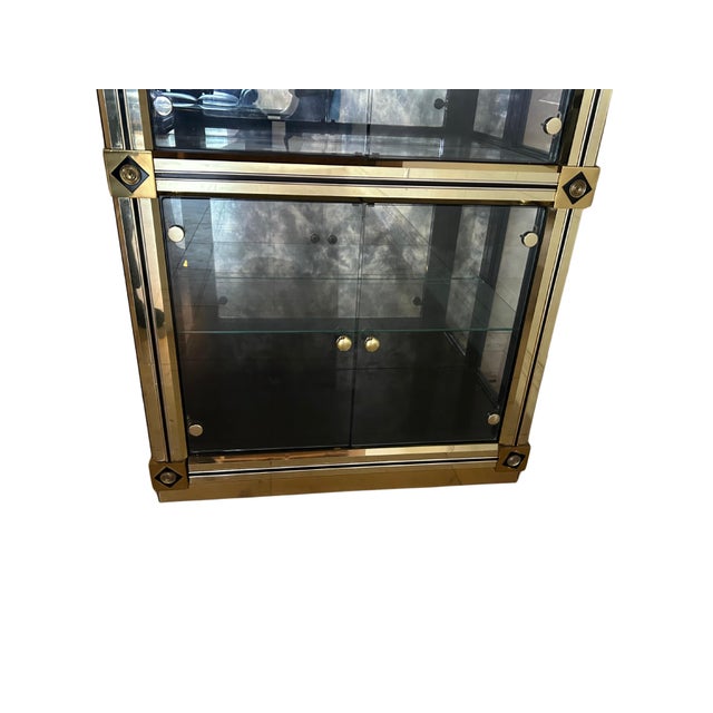 Mastercraft 1970s Mirrored Brass and Glass Curio Display Cabinet For Sale In Los Angeles - Image 6 of 9