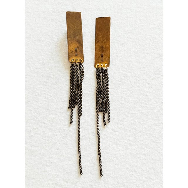 1990s Contemporary Brutalist Style Brass and Gunmetal Chain Fringe Dangle Earrings For Sale - Image 5 of 10