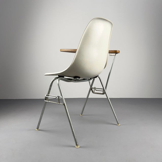 Vintage Fiberglass Model DSS-TA Side Chair in White by Charles & Ray Eames for Herman Miller, 1950s For Sale - Image 9 of 14
