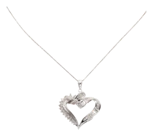 18k (750) White Gold Natural Diamond Heart Shape Pendant With Chain