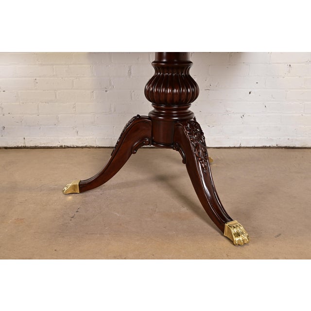 Thomasville Georgian Banded Flame Mahogany Double Pedestal Extension Dining Table, Newly Refinished For Sale - Image 11 of 13