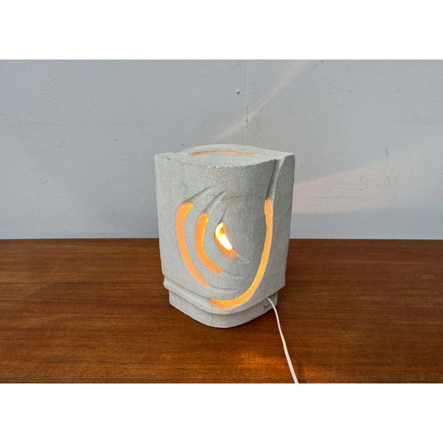White Mid-Century Modern French Stone Table Lamp by Evy Dan For Sale - Image 8 of 18