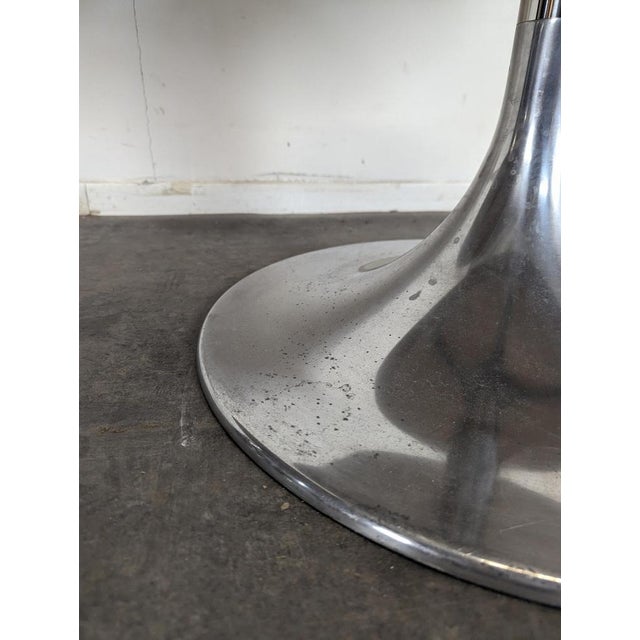 Space Age Style Tulip Tables, Set of 2 For Sale - Image 6 of 8