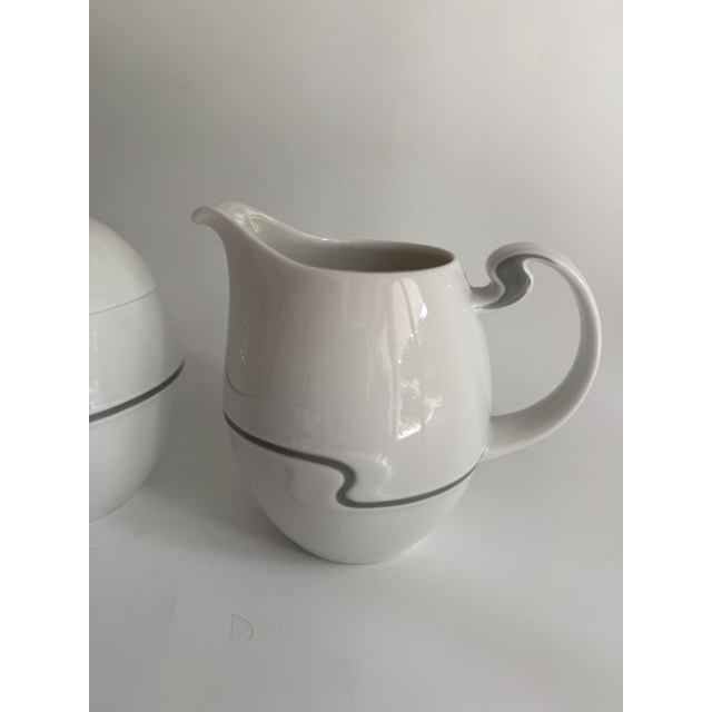 Rosenthal Form Asimmetria Slate Milk Jug and Sugar Bowl by Bjørn Wiinblad for Rosenthal Studio Line, Germany, 1992, Set of 2 For Sale - Image 4 of 6
