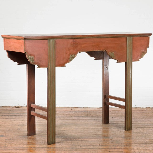 Asian Chinese Qing Dynasty Period 19th Century Tall Red and Green Altar Console Table For Sale - Image 3 of 9