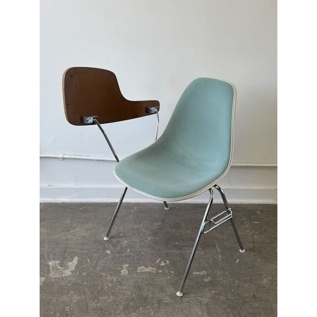 Vintage Eames for Herman Miller DSS-Ta Tablet Arm Chair For Sale In Los Angeles - Image 6 of 10