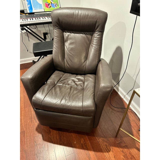 Mid-Century Modern Img Scandanavian Leather Recliner: Like New! For Sale - Image 3 of 3