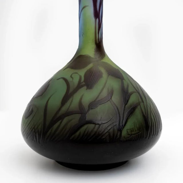 Blue Art Nouveau Floral Decoration Cameo Bulb Glass Vase by Émile Gallé, France, 1900s For Sale - Image 8 of 11