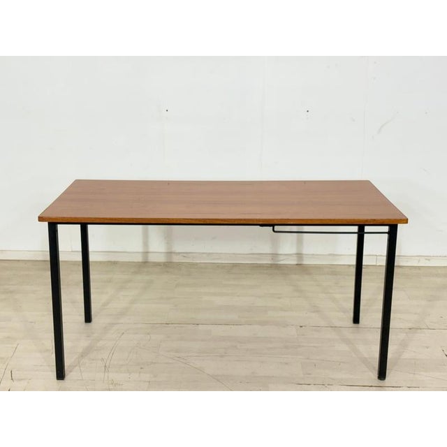 High-quality teak table from the Danish manufacturer Labofa. The table impresses with its timeless, minimalist mid-century...