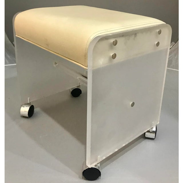 Plastic 1970s Vintage Hill Manufacture Lucite Vanity Bench Stool For Sale - Image 7 of 7