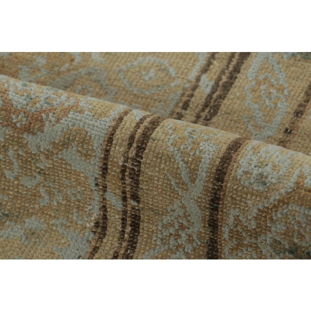 Antique Sultanabad Persian Runner in Gold With Geometric Pattern - Rug & Kilim For Sale In New York - Image 6 of 7