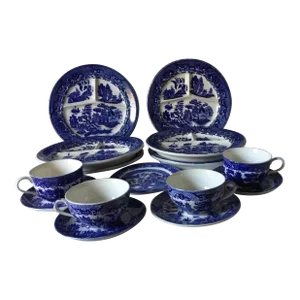 Vintage Classic Blue Willow Blue & White Dishes- 15 Pieces
