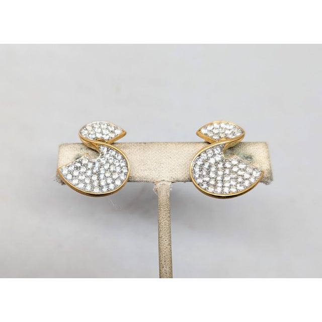 Vintage 1980s Signed Givenchy Pavé Clear Rhinestone S Clip Earrings-2 Pieces For Sale In Philadelphia - Image 6 of 10
