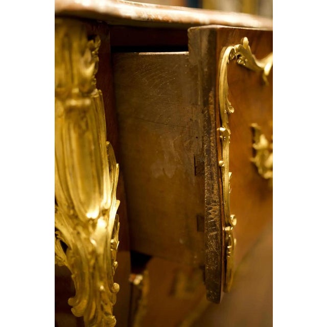Brown Antique Louis XV Bronze Mounted Kingwood Commode with Marble Top For Sale - Image 8 of 10