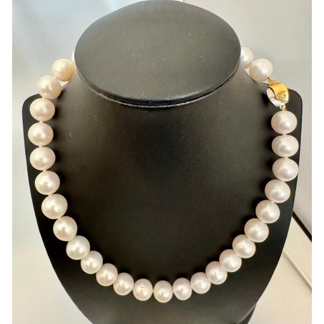 Cultured Chinees Pearl Necklace Length 15", 18 Karat Two Tone Gold Clasp For Sale In New York - Image 6 of 8