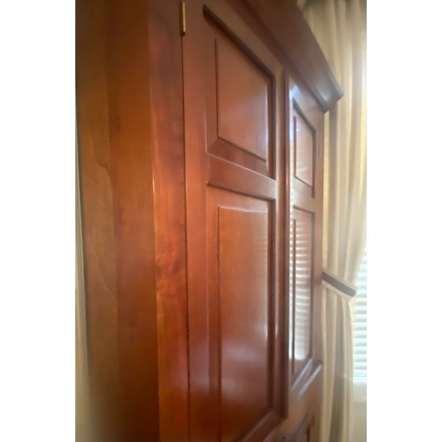 1980s Kentucky Bench Made Corner Cabinet For Sale In Savannah - Image 6 of 12