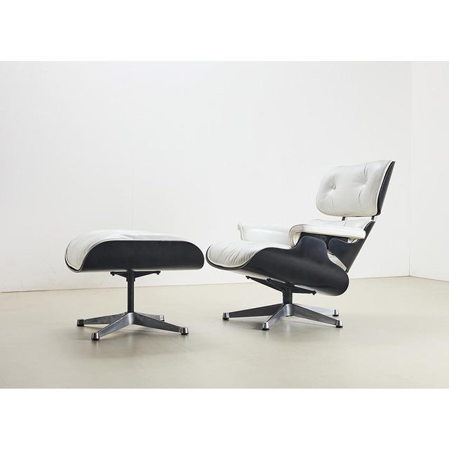 Set of Model 670 Lounge Chair and 671 Ottoman by Charles and Ray Eames by ICF for Herman Miller, 1960s-1970s For Sale - Image 3 of 13