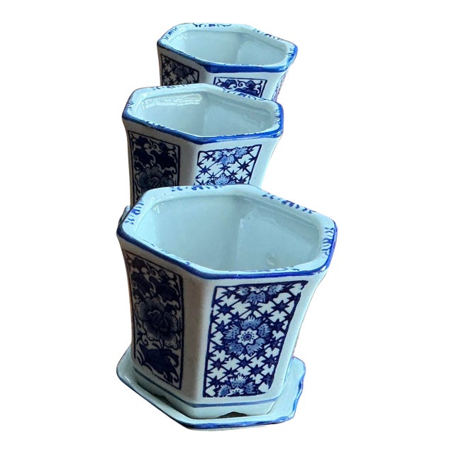 Blue & White Petite Hexagonal Floral PlantersWith Marching Drip Trays Set of 3 For Sale