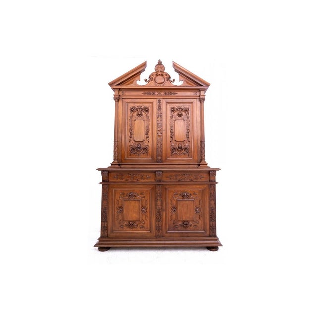 Majestic sideboard, France, circa 1880. Very good condition. Wood: walnut Dimensions: height 295 cm, width 183 cm, depth...