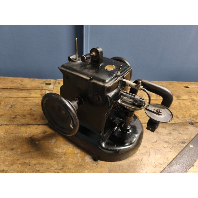 Hat Makers or Fur Makers Sewing Machine, 1920s For Sale - Image 9 of 18