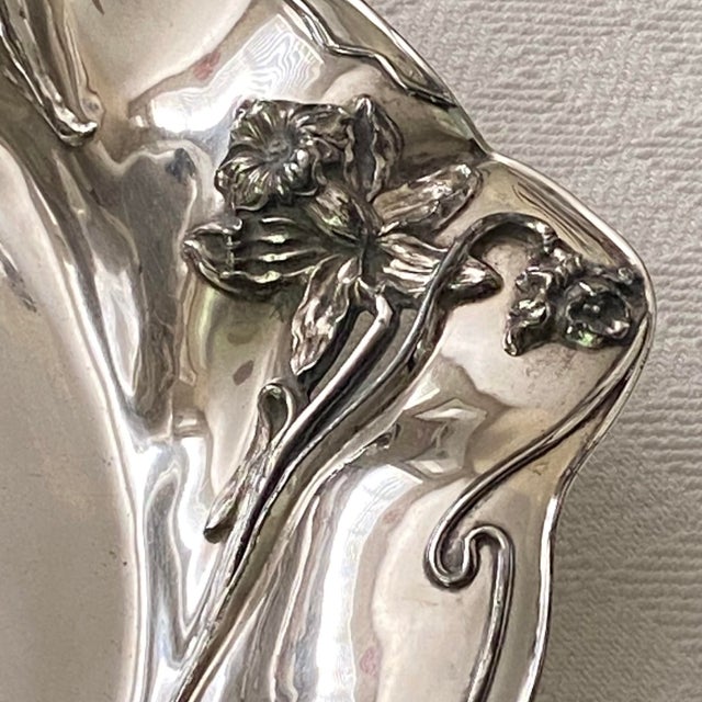 Silver Antique 1899 Wilcox Silver Plated Art Nouveau Daffodil Centerpiece Bowl #9111 For Sale - Image 8 of 12