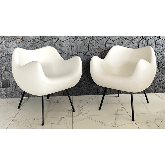 The story of this piece is almost perfect for a hollywood script. The armchair is a unique piece in the history of both...