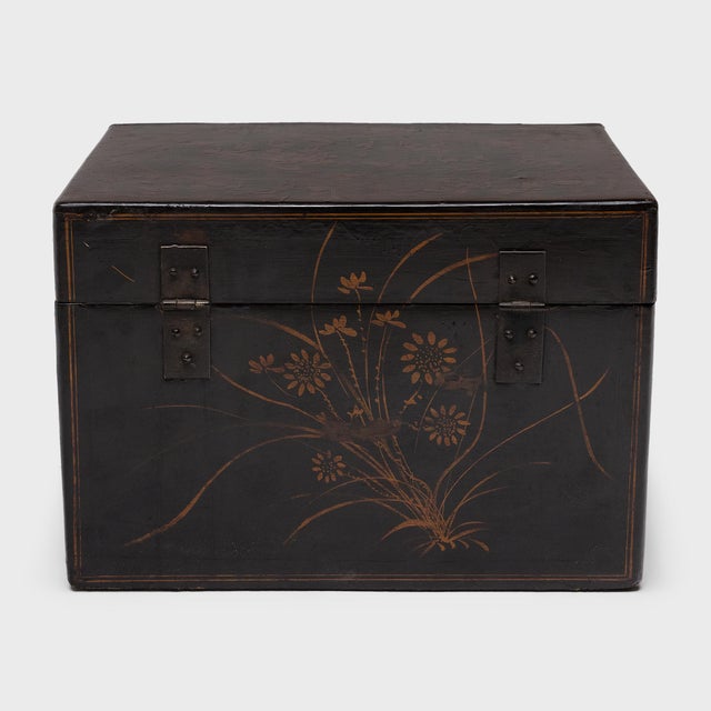 Traditional Chinese Palace Courtyard Trunk, C. 1900 For Sale - Image 3 of 7