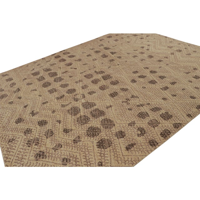 This 10x14 oversized rug is a bold new addition to the Homage Collection by Rug & Kilim. Hand-knotted in wool, this piece...