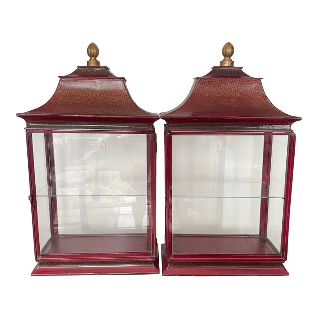 1970s Pair of Vintage Italian Tole Pagoda Display Case For Sale