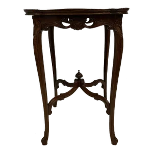 Early 20th Century Carved Victorian Style Pie Crust Walnut Table
