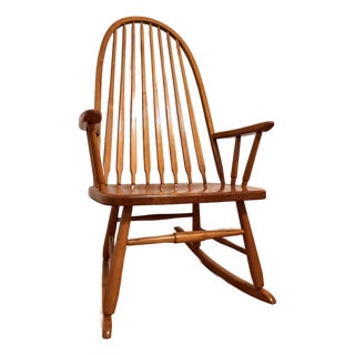 Vintage S. Bent & Brothers Colonial Windsor-Style Oak Rocking Chair For Sale