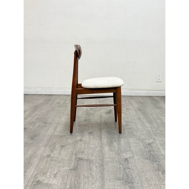 Set of 8 Mid Century Modern Walnut Dining Chairs For Sale - Image 4 of 9