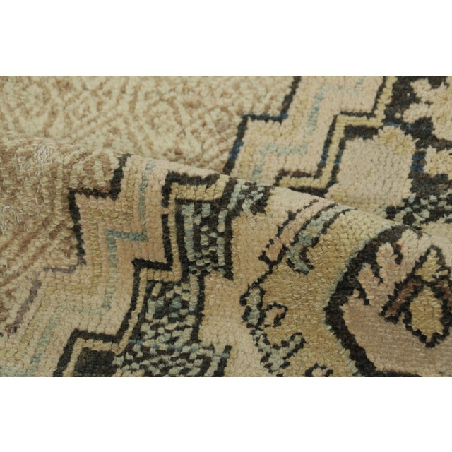 Antique Persian Bibikabad Rug in Beige and Gray With Medallion - Rug and Kilim For Sale In New York - Image 6 of 7