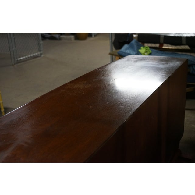 1960s Lovely Curved Mid-Century Buffet Attributed to Dunbar and Edward Wormley For Sale In Chicago - Image 6 of 16