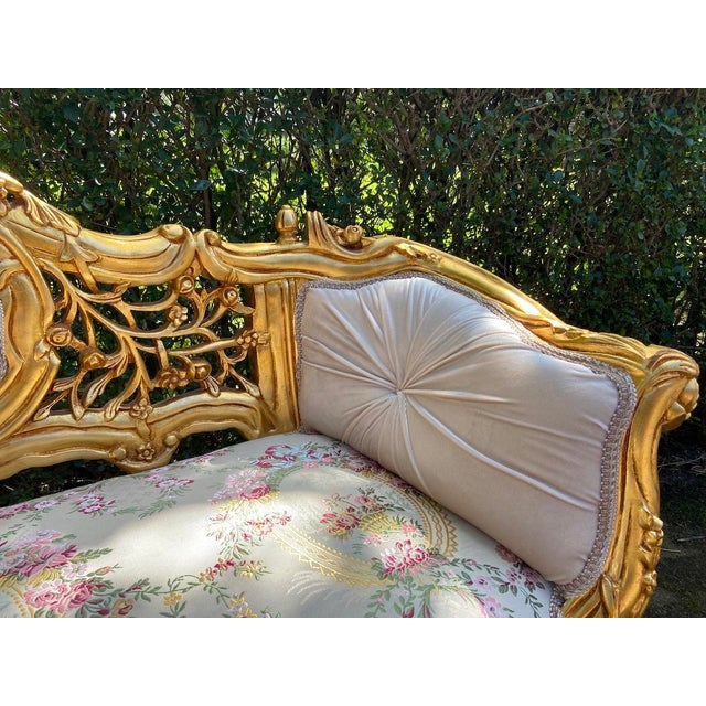 1980s Vintage French Louis XVI Settee in Gilded Beech Wood, Mint Damask & Cream Velvet For Sale - Image 5 of 11